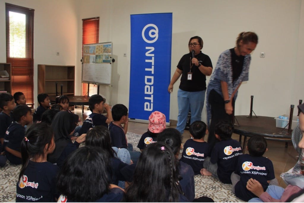 Irma Ismayanti one of Mentors from the NTT Data Jakarta CSR program introduced themselves and this visit to the children under the care of the XSProject Foundation